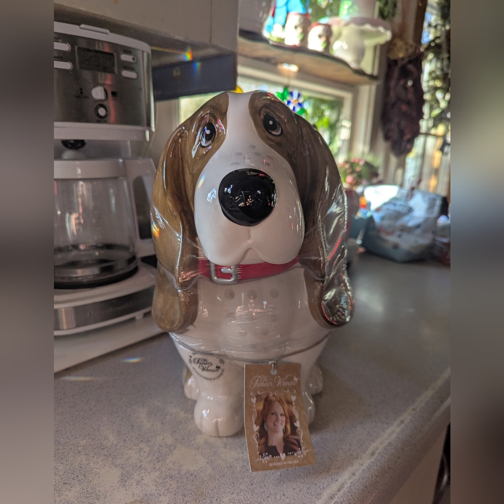 The Pioneer Woman Charlie The Basset Hound Dog Cookie Jar  11”